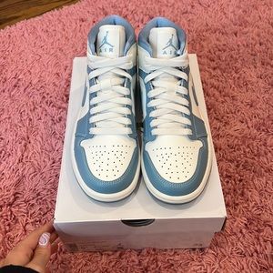 Brand new Women’s Jordan 1 mid
